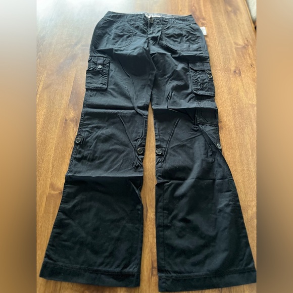 Old Navy Pants - NWT Y2K Old Navy Low Rise Roll-Up Cargo Pants Size 2